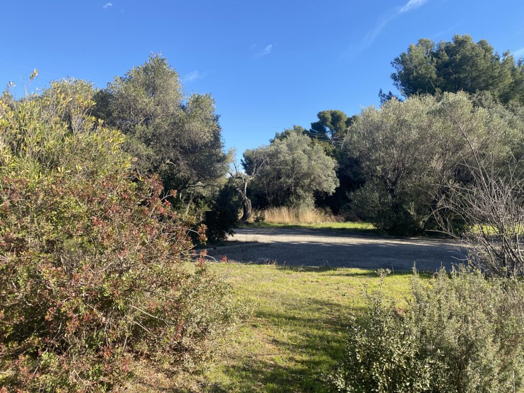 Votre Villa d&rsquo;Exception à La Cadière d&rsquo;Azur – Un Terrain Unique dans un Cadre Prestigieux !