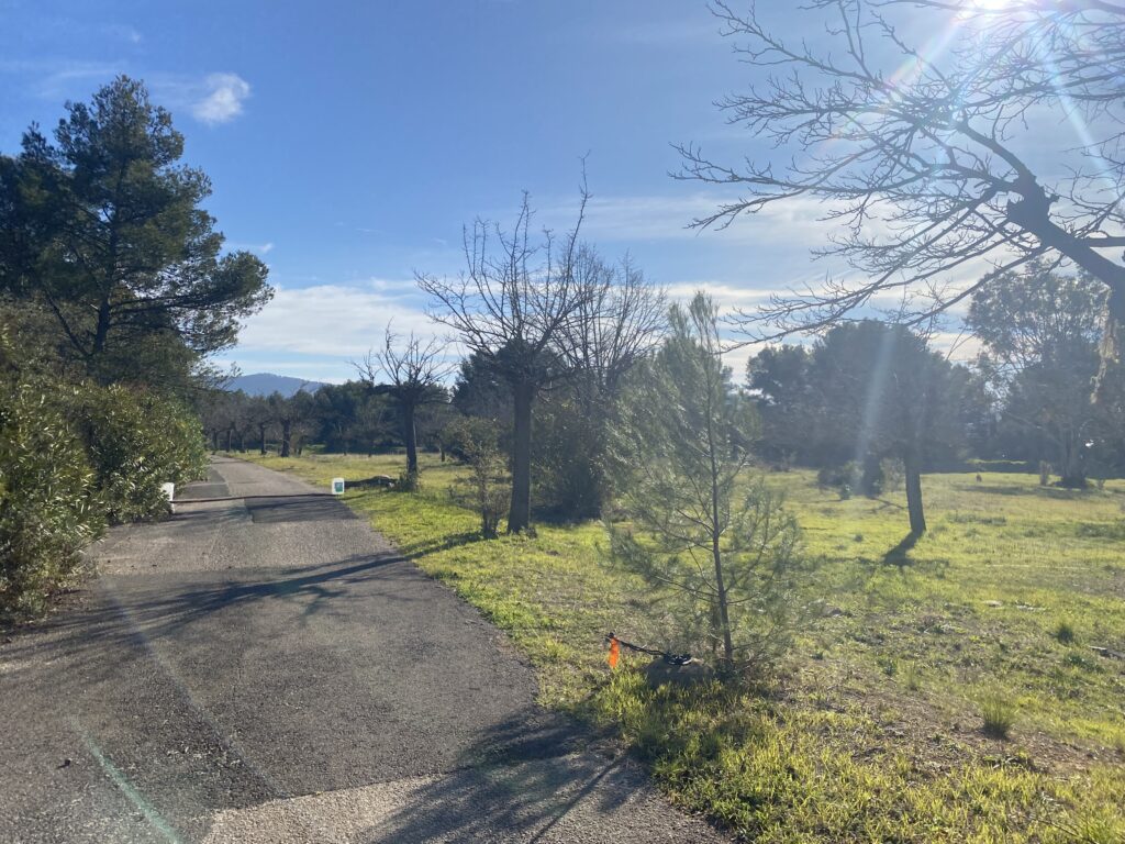 Votre Villa d&rsquo;Exception à La Cadière d&rsquo;Azur – Un Terrain Unique dans un Cadre Prestigieux !
